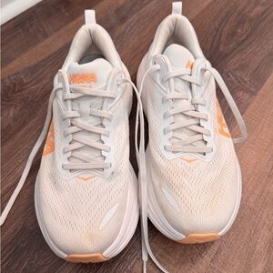 HOKA Bondi 8